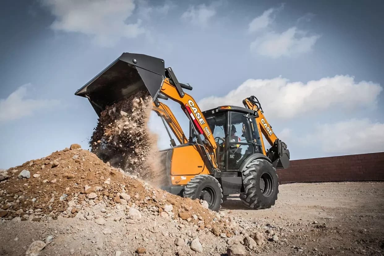580 Super N WT Construction King™ on a jobsite