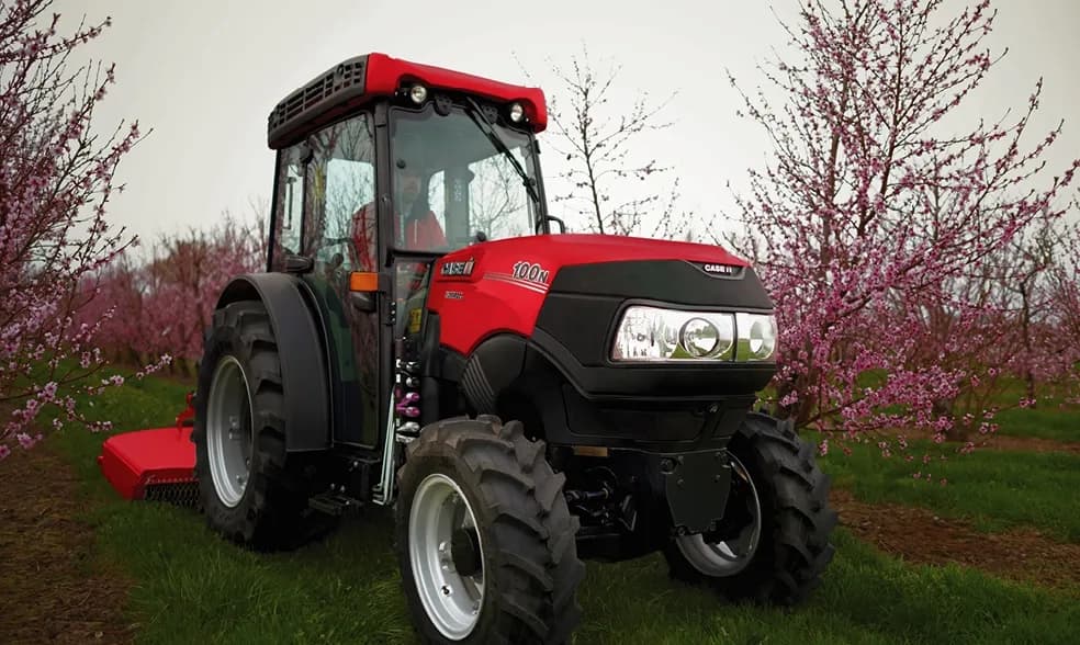 Farmall 100N photo 1