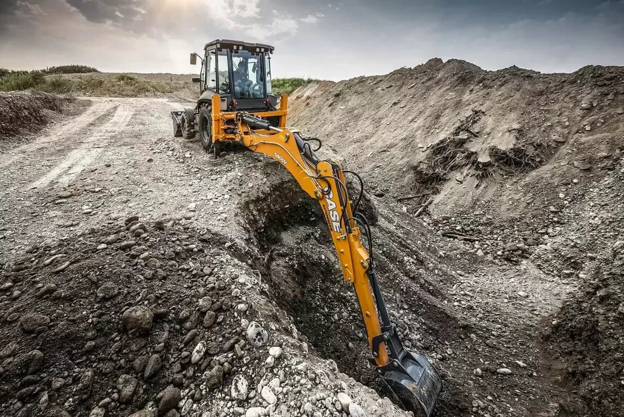 580SV Construction King™ Side Shift on a jobsite