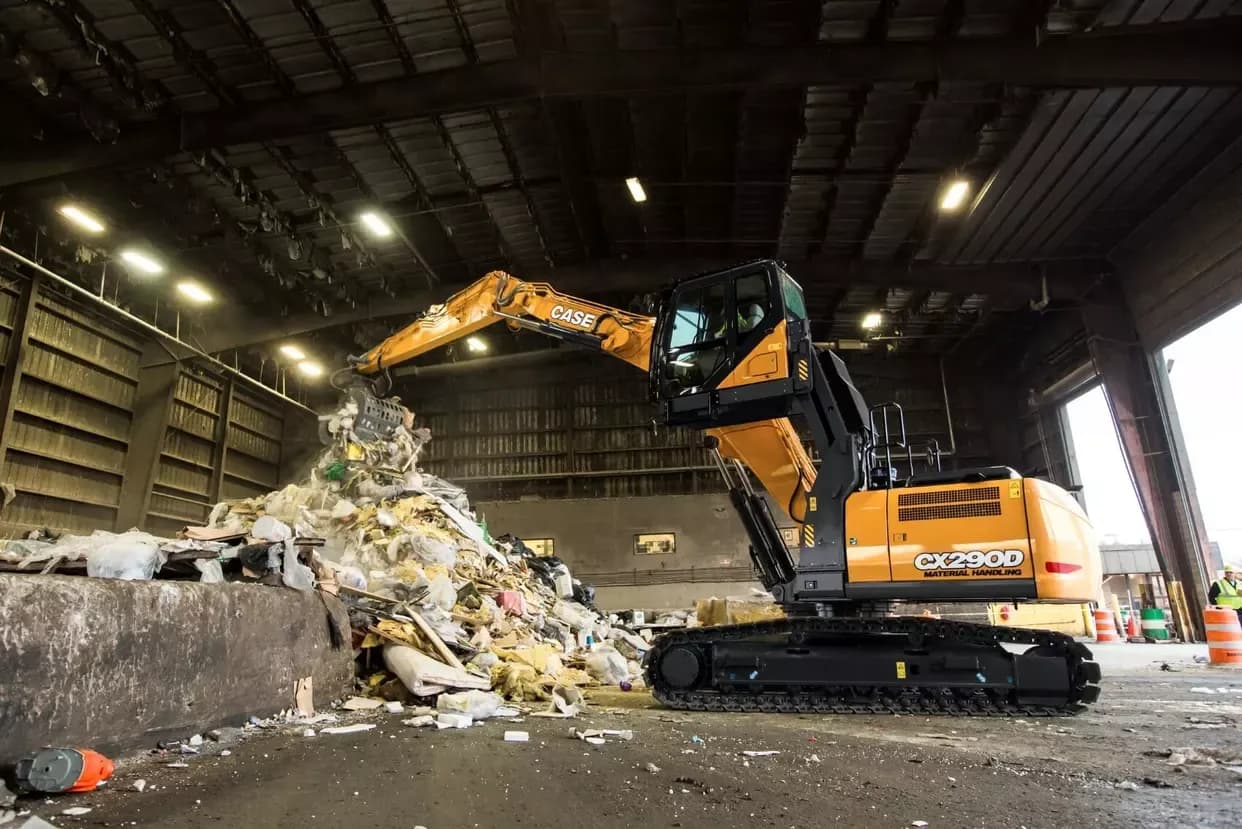 CX290D Material Handler on a jobsite