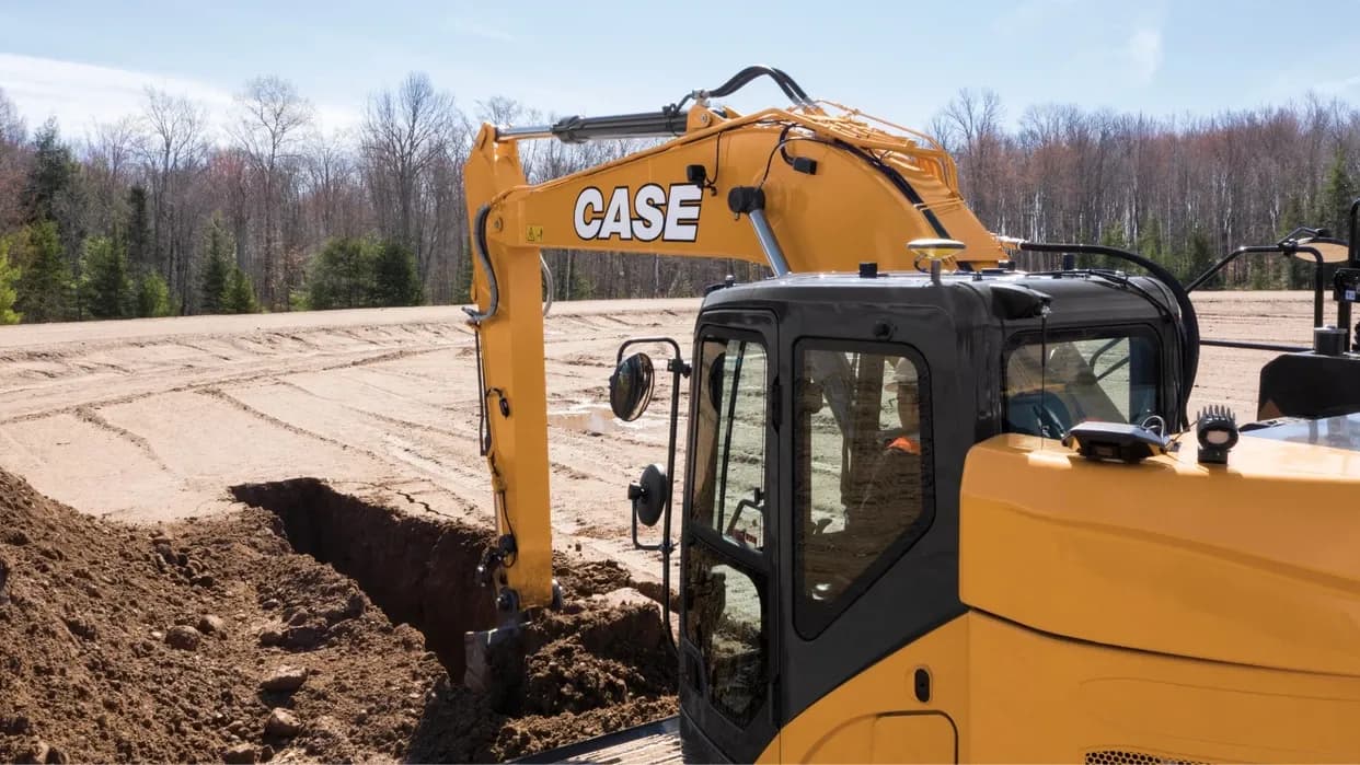 CX245D SR on a jobsite