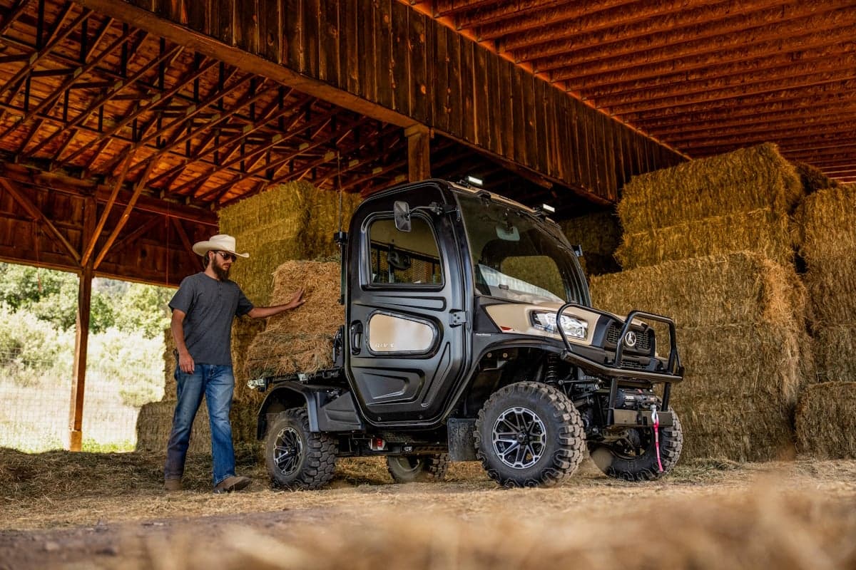 RTV-X CAB photo 2