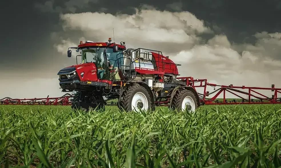 Patriot® 50 series sprayer, Miller Nitro series sprayers — 6 Month Waiver Followed by CQR*