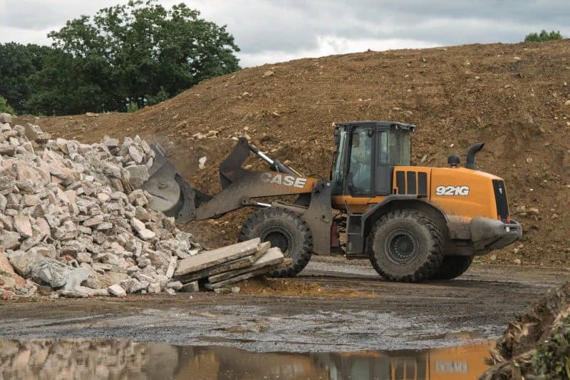 CASE 921G on a jobsite