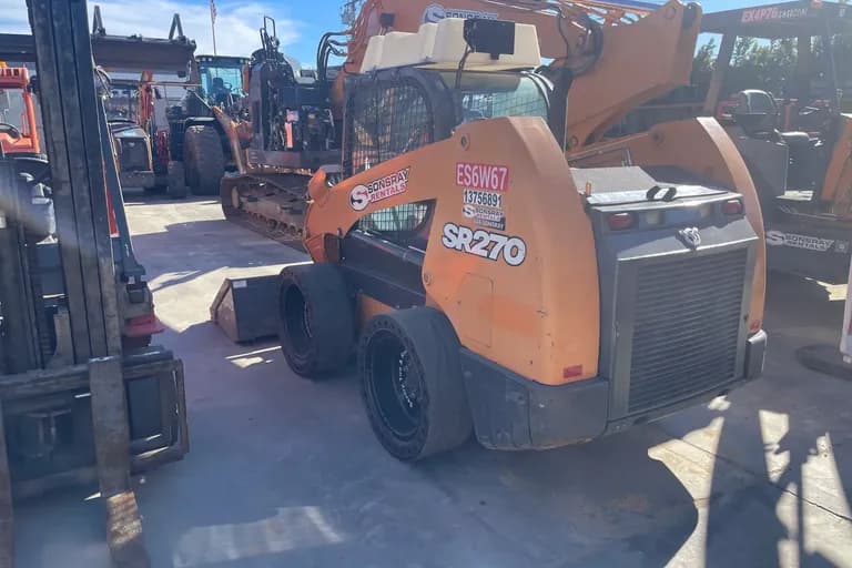 2018 CASE SR270 T4F