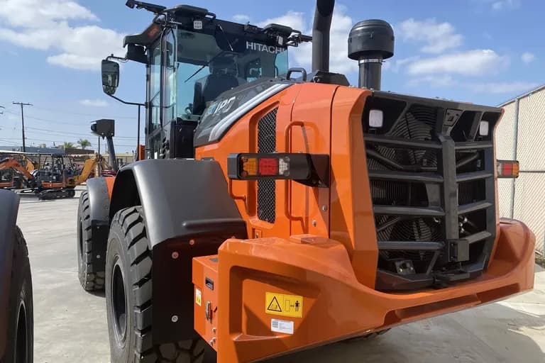2025 HITACHI ZW180-7