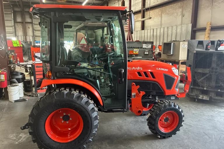 2026 KUBOTA LX2620HSDC