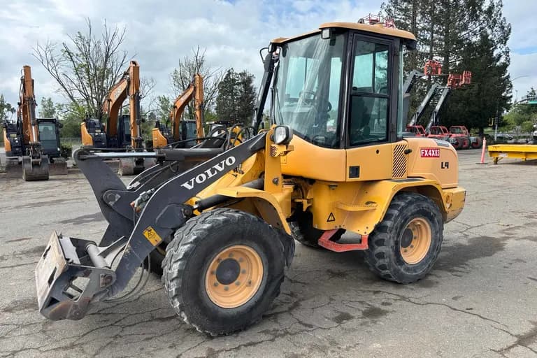 2017 VOLVO L30G