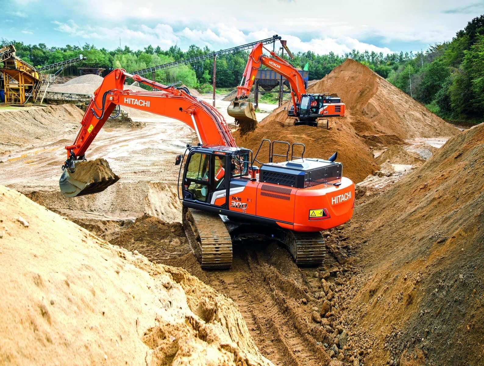 ZX350LC – 7H on a jobsite