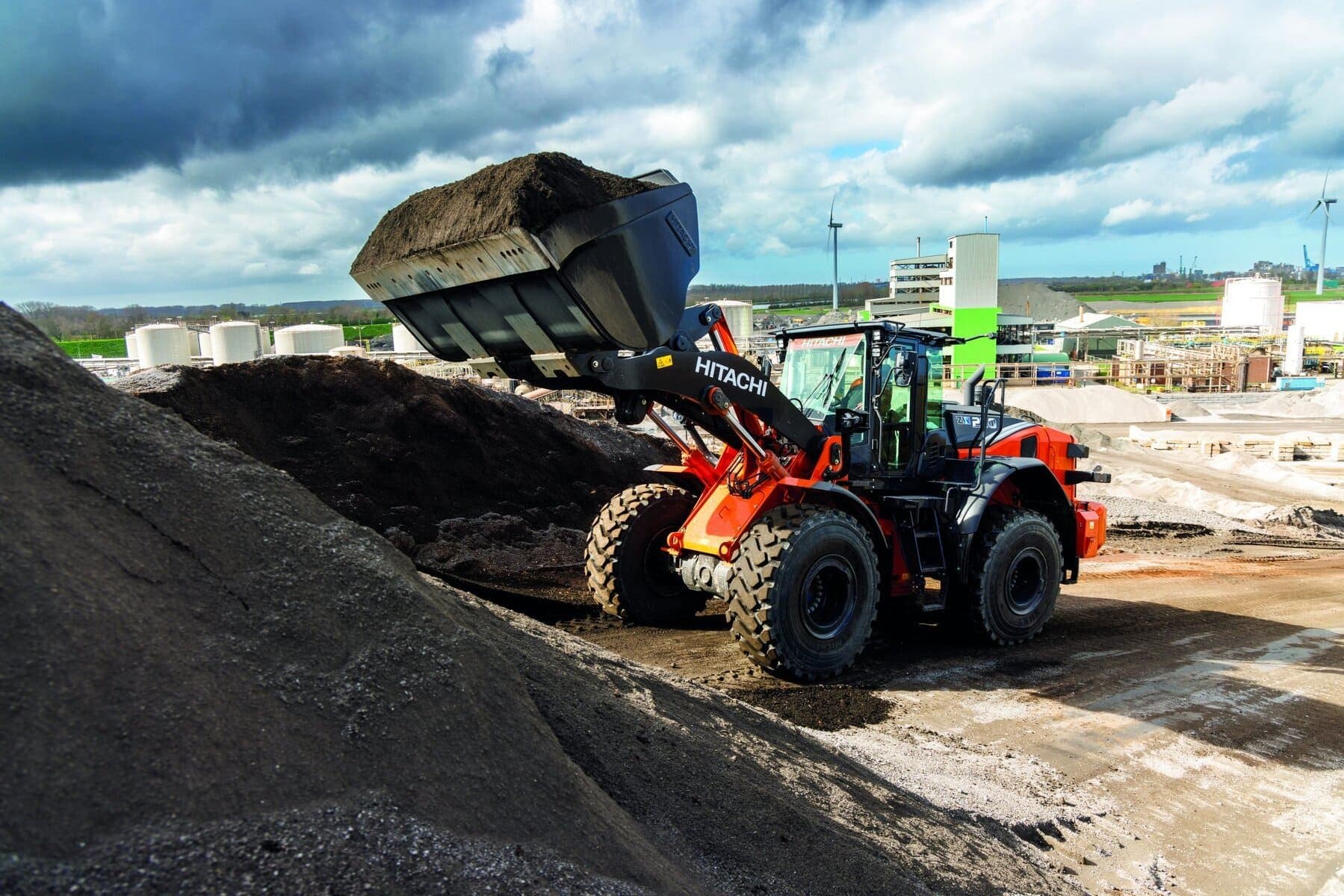 ZX75US – 7 on a jobsite